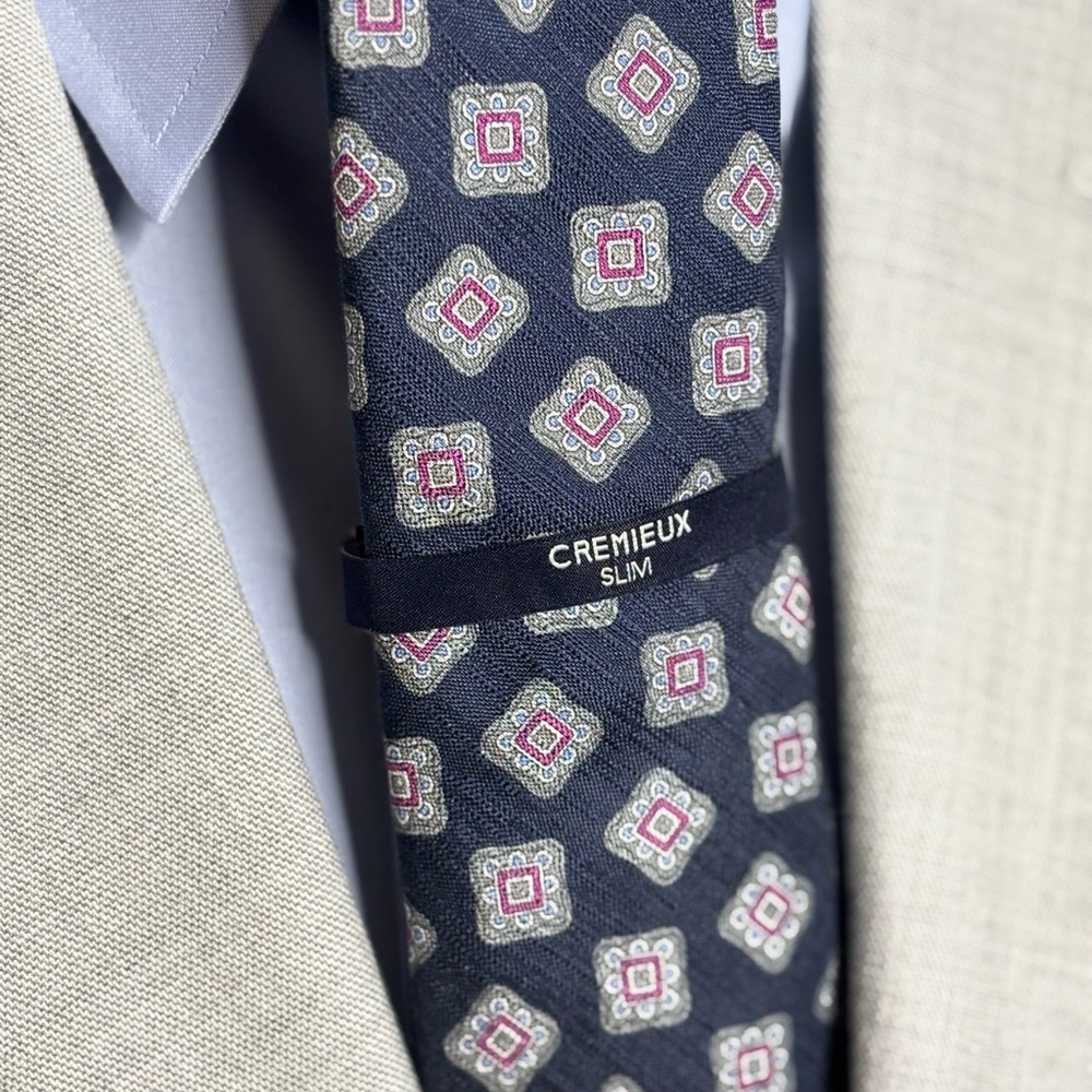 NEW- Daniel Cremieux Navy and Purple Patterned Slim Tie - Picture 4 of 5